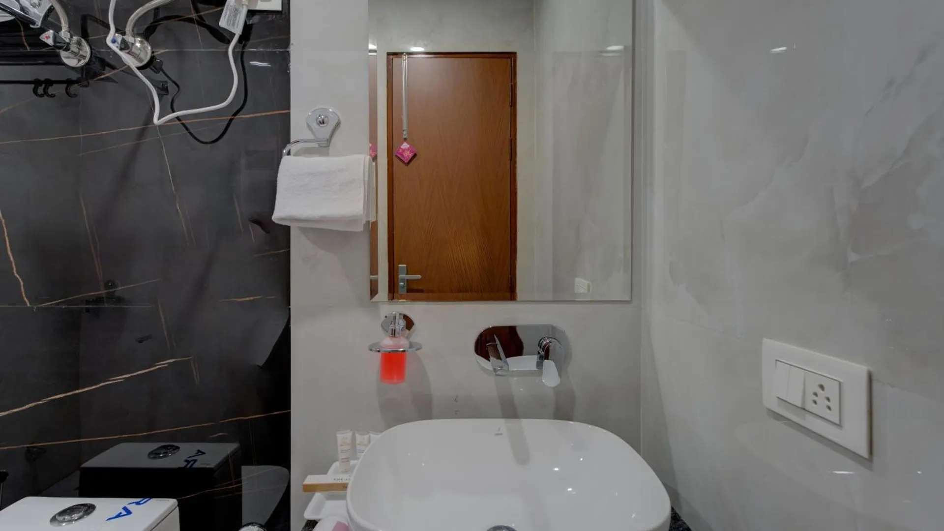 The Lodgers 1 Bhk Serviced Apartments Near Artemis Hospital Sector 52 Gurgaon India
