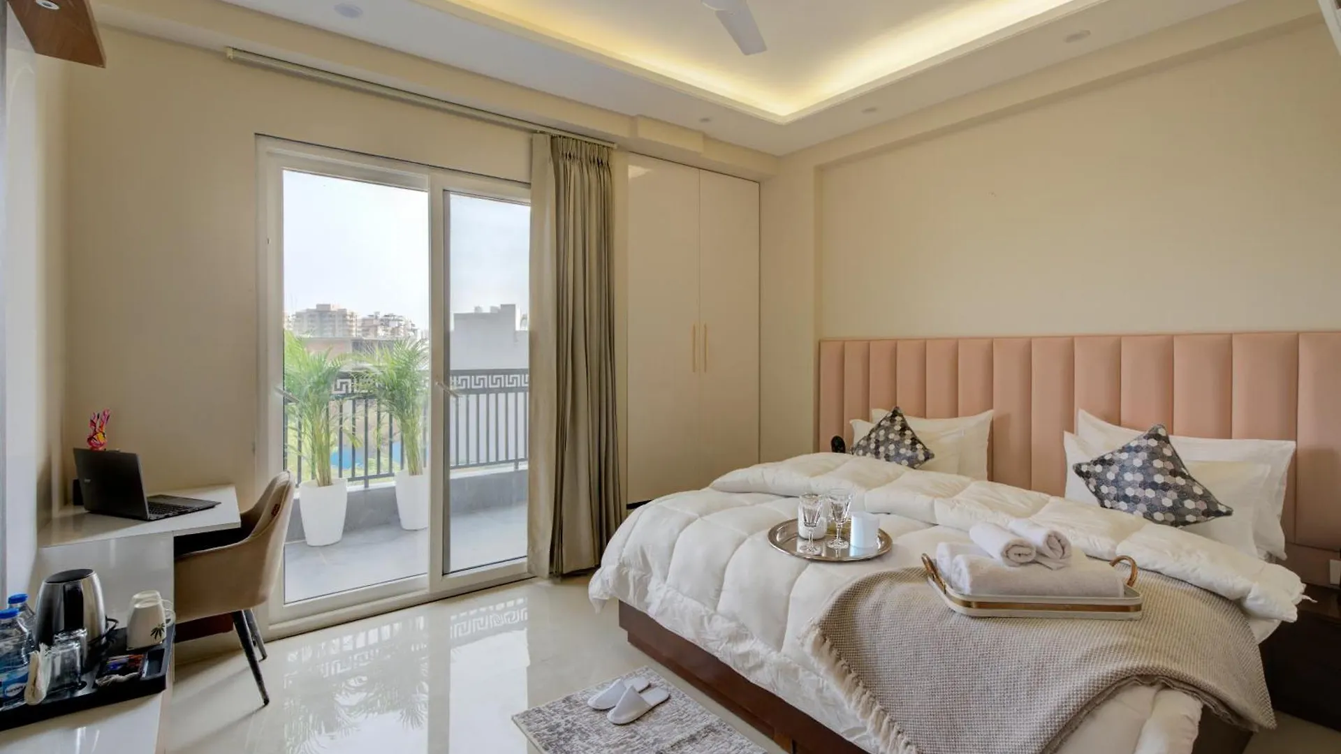 The Lodgers 1 Bhk Serviced Apartments Near Artemis Hospital Sector 52 Gurgaon