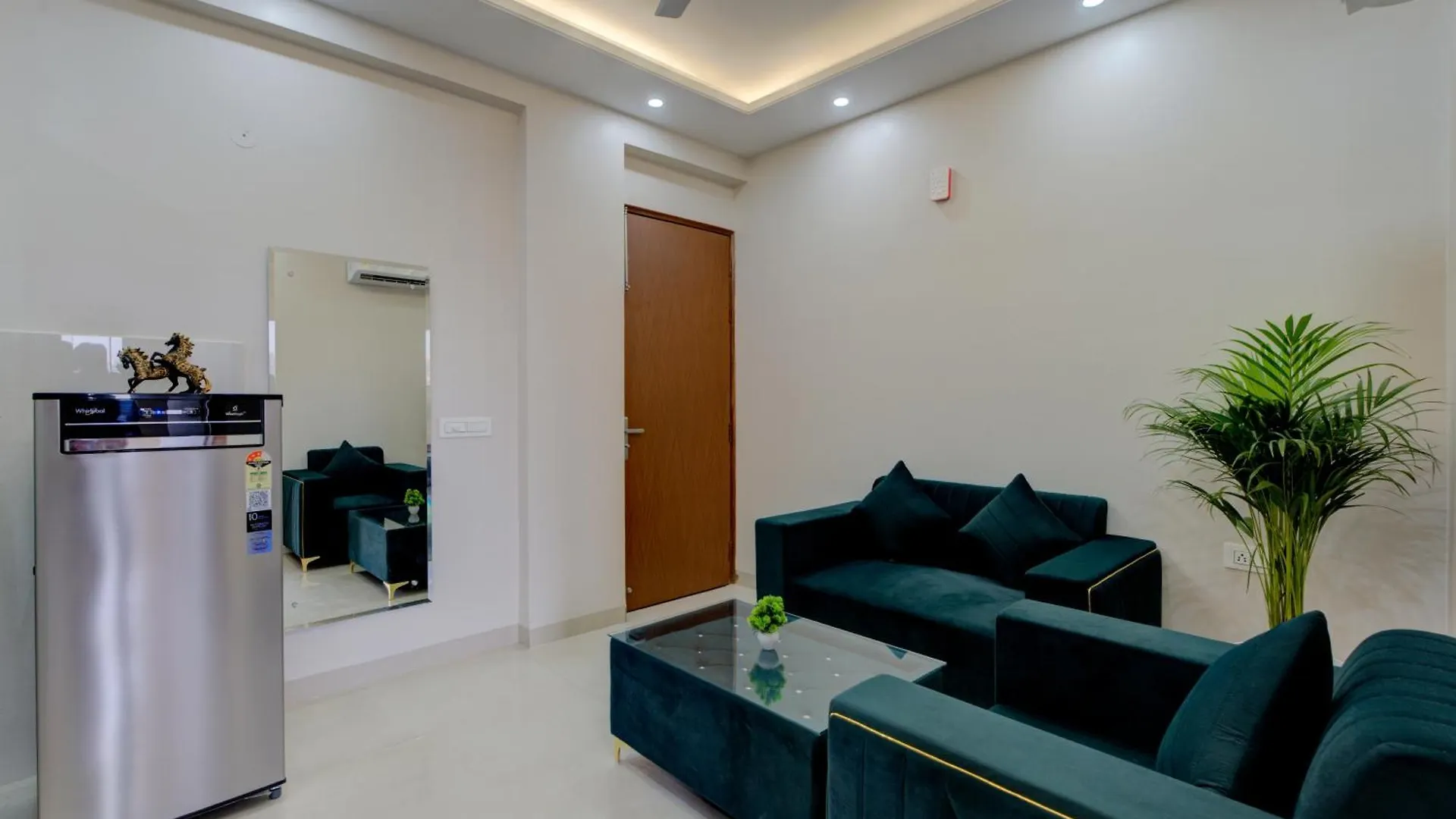 The Lodgers 1 Bhk Serviced Apartments Near Artemis Hospital Sector 52 Gurgáon 0*,  Indie