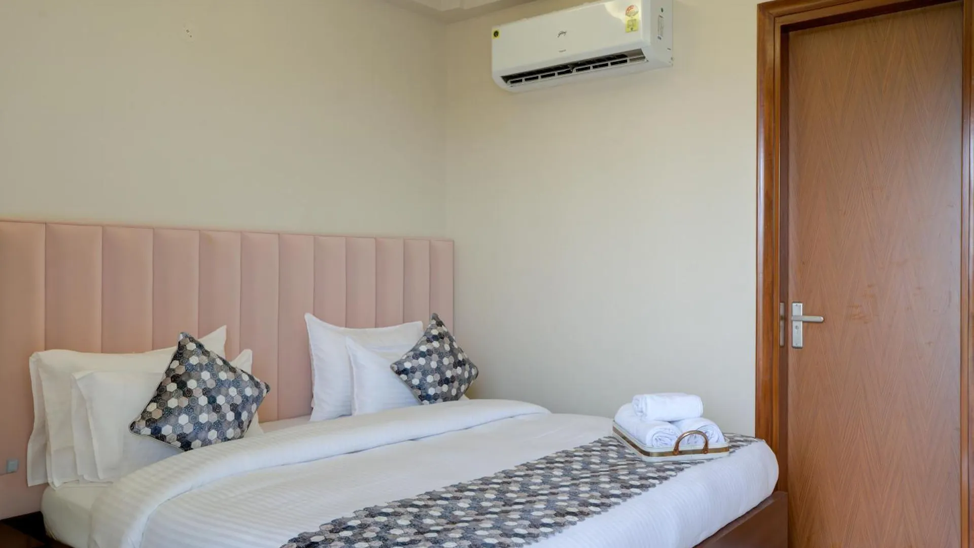 The Lodgers 1 Bhk Serviced Apartments Near Artemis Hospital Sector 52 Gurgáon