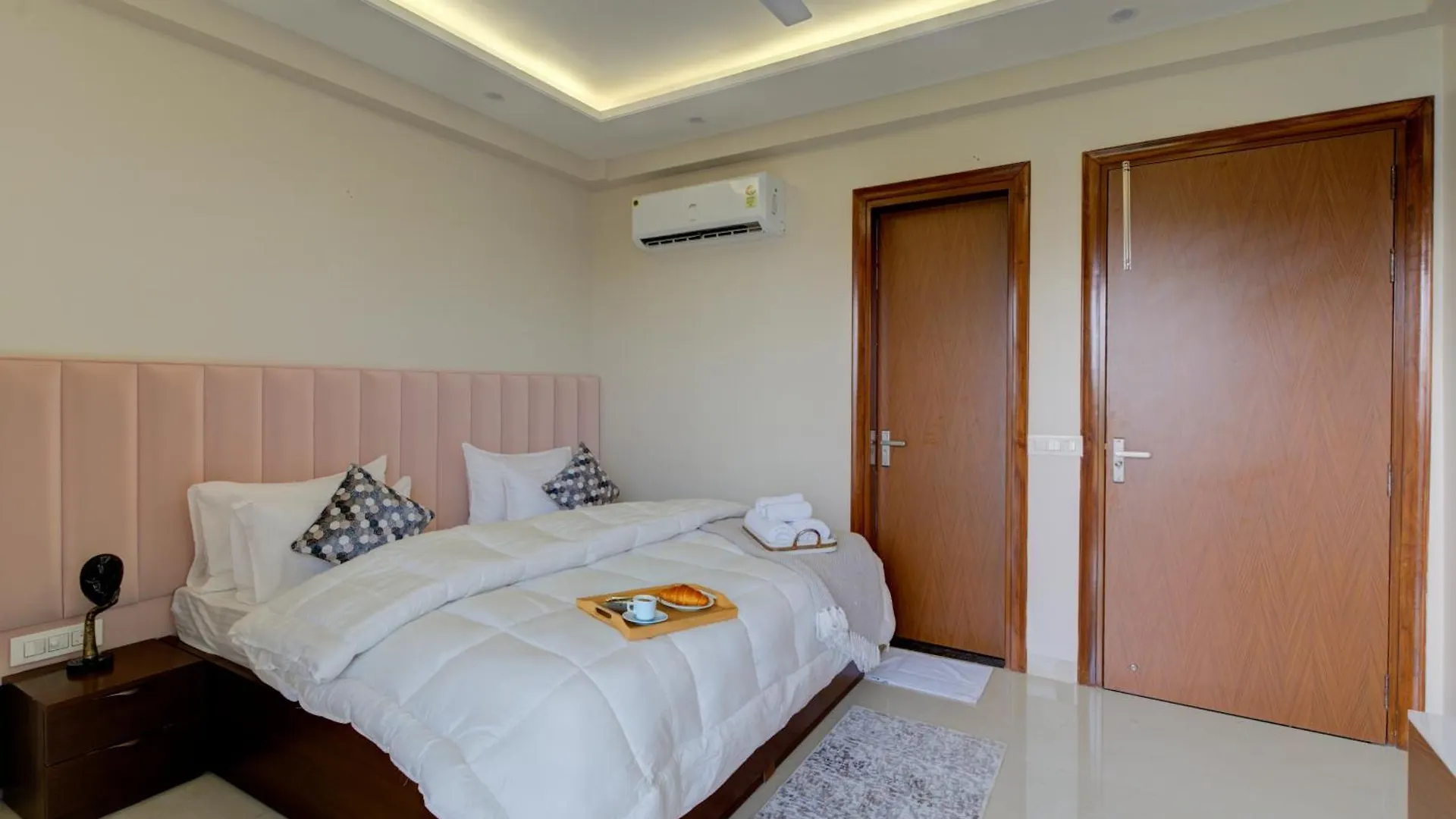 The Lodgers 1 Bhk Serviced Apartments Near Artemis Hospital Sector 52 Gurgáon